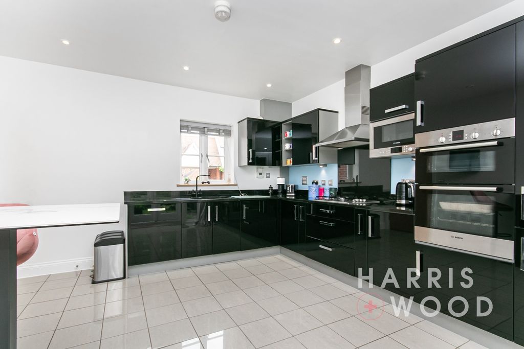 Property photo 2 of 36 4215562