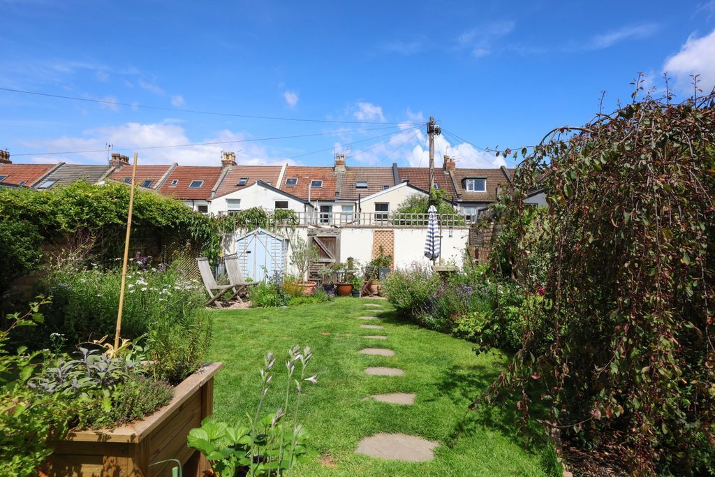 Property photo 2 of 19 Garden