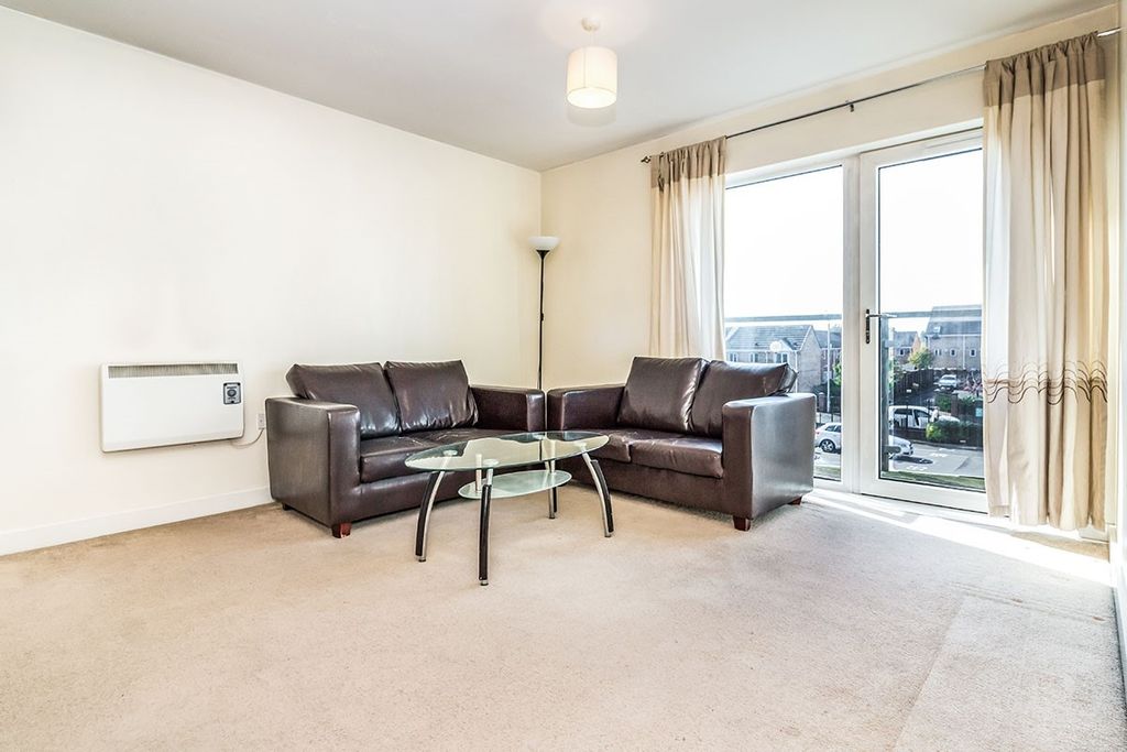 Property photo 2 of 8 Living Room/Dining R