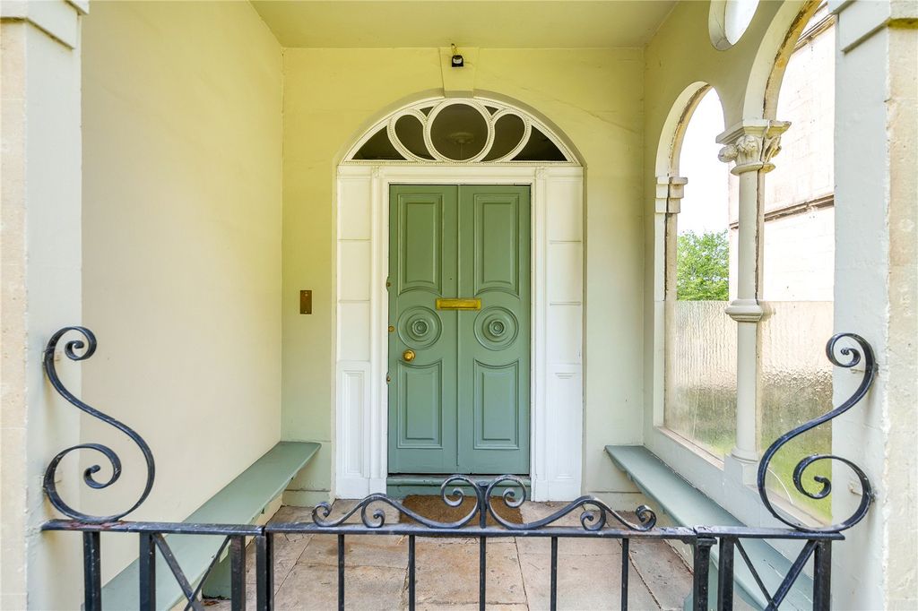 Property photo 2 of 18 Enclosed Porch