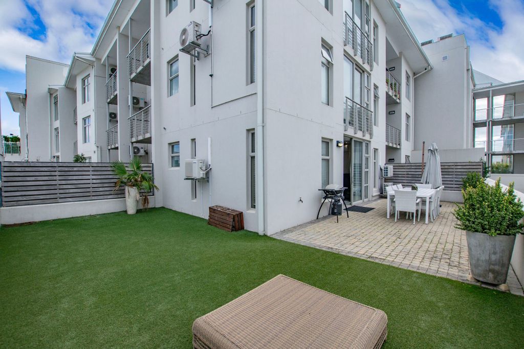 Property photo 1 of 21 St1711794
