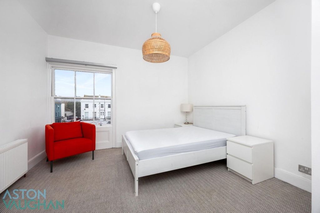 Property photo 3 of 13 4701352