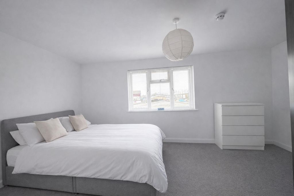 Property photo 3 of 4 69A Church Road - 03.Jpeg