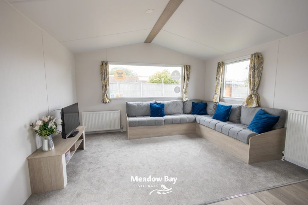 Property photo 1 of 12 2024 Atlas Fanfare 36x12 3B F33 29.Jpg