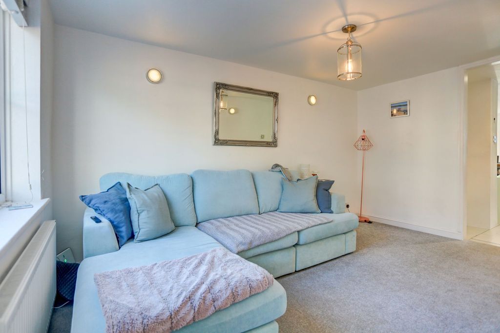 Property photo 2 of 23