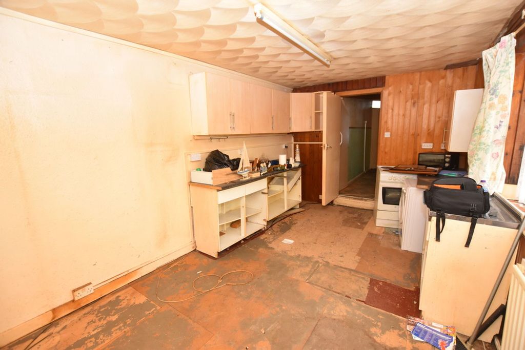 Property photo 3 of 21