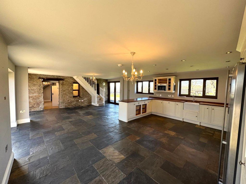 Property photo 2 of 63