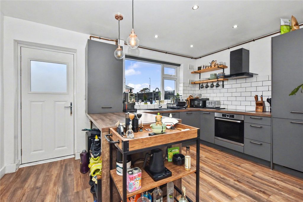 Property photo 2 of 19 Picture No. 02