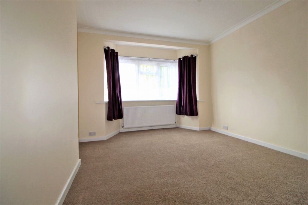 Property photo 3 of 11 Gallery