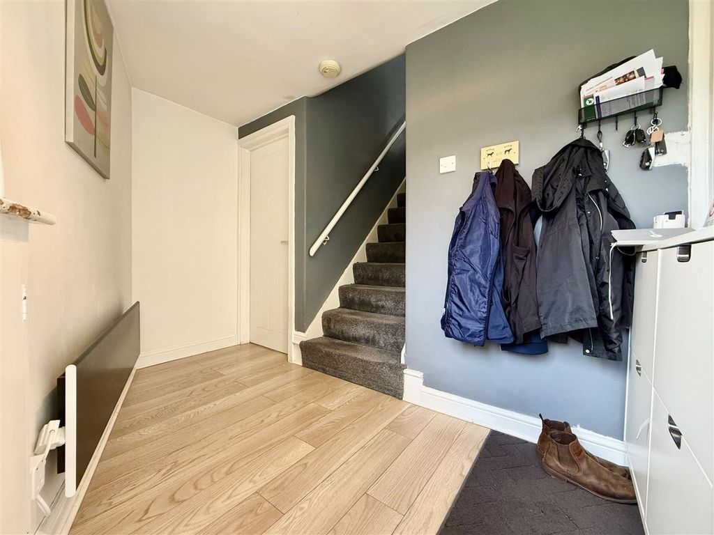 Property photo 3 of 25