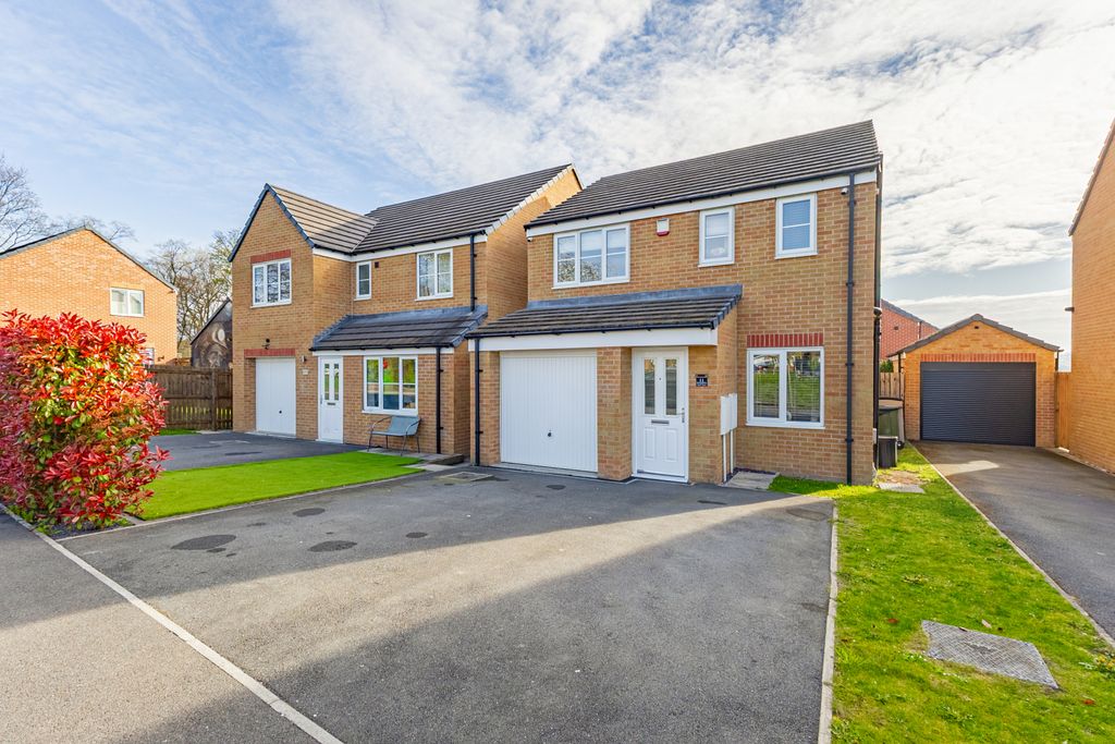 Property photo 1 of 17 3 Bedroom Detached For Sale