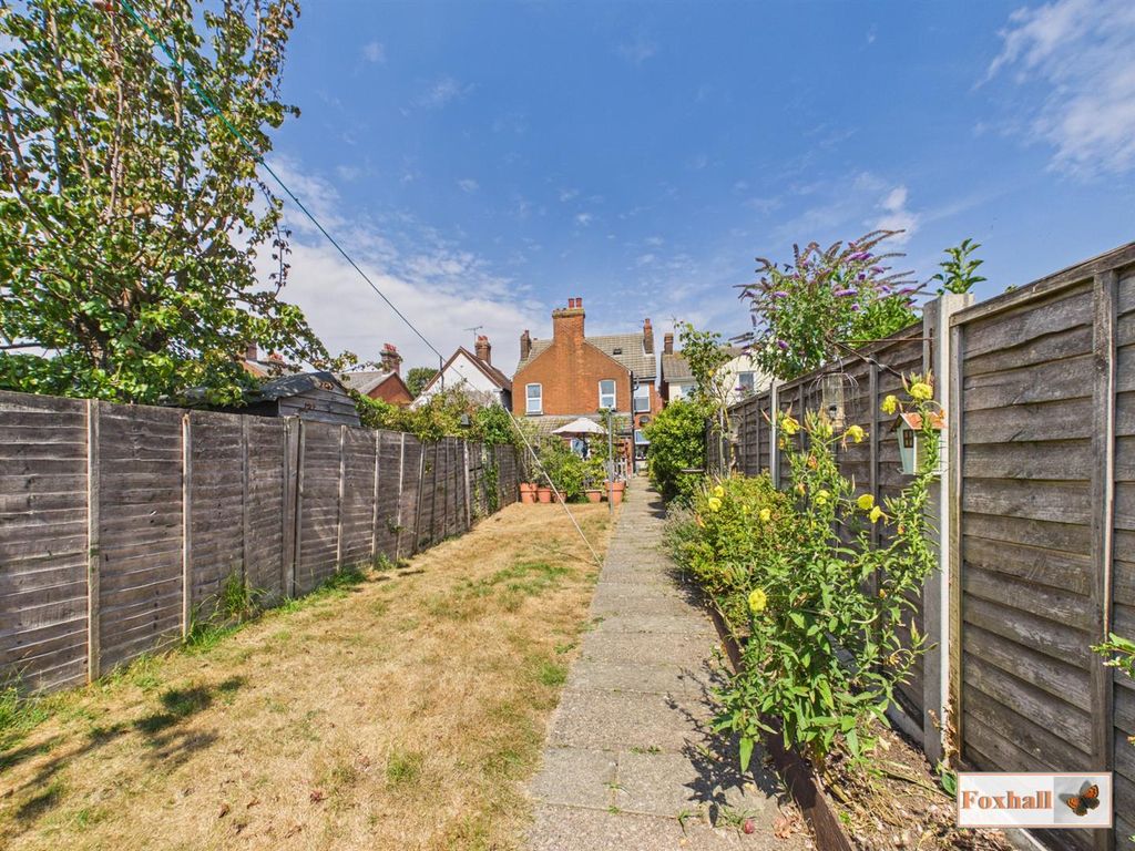 Property photo 2 of 31 Rear Garden