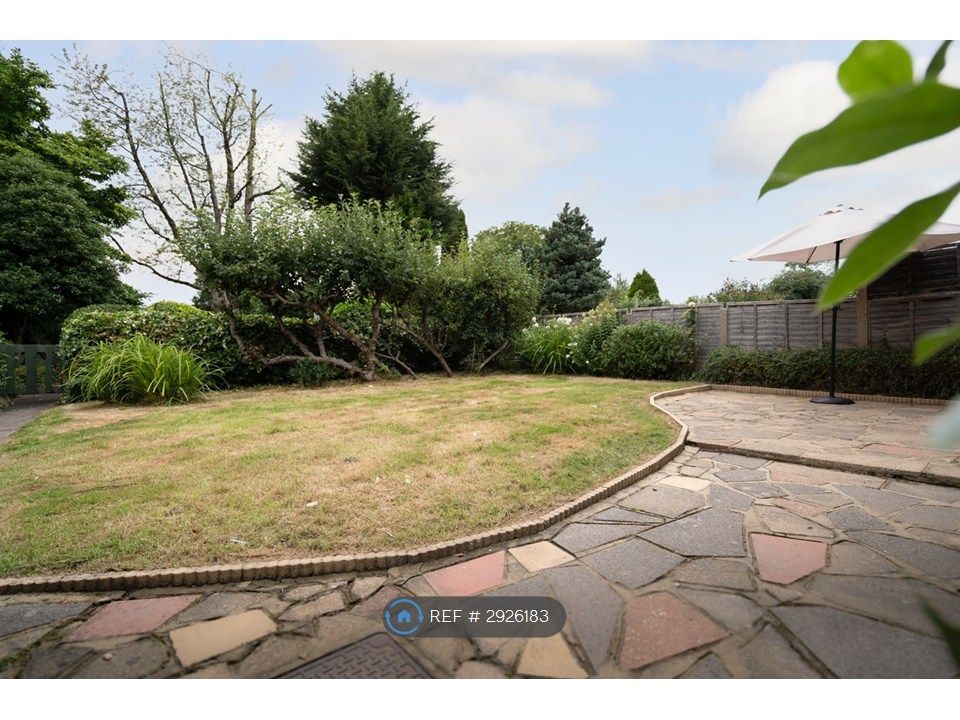 Property photo 3 of 31 Garden Life In Pinner ??