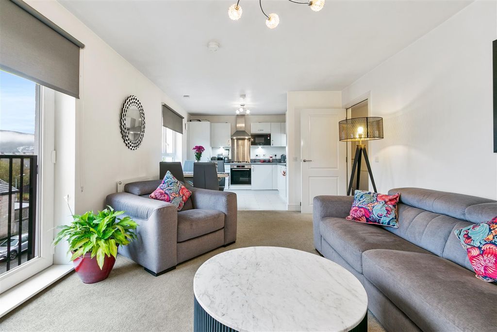 Property photo 2 of 27 Castlegreen-10.Jpg