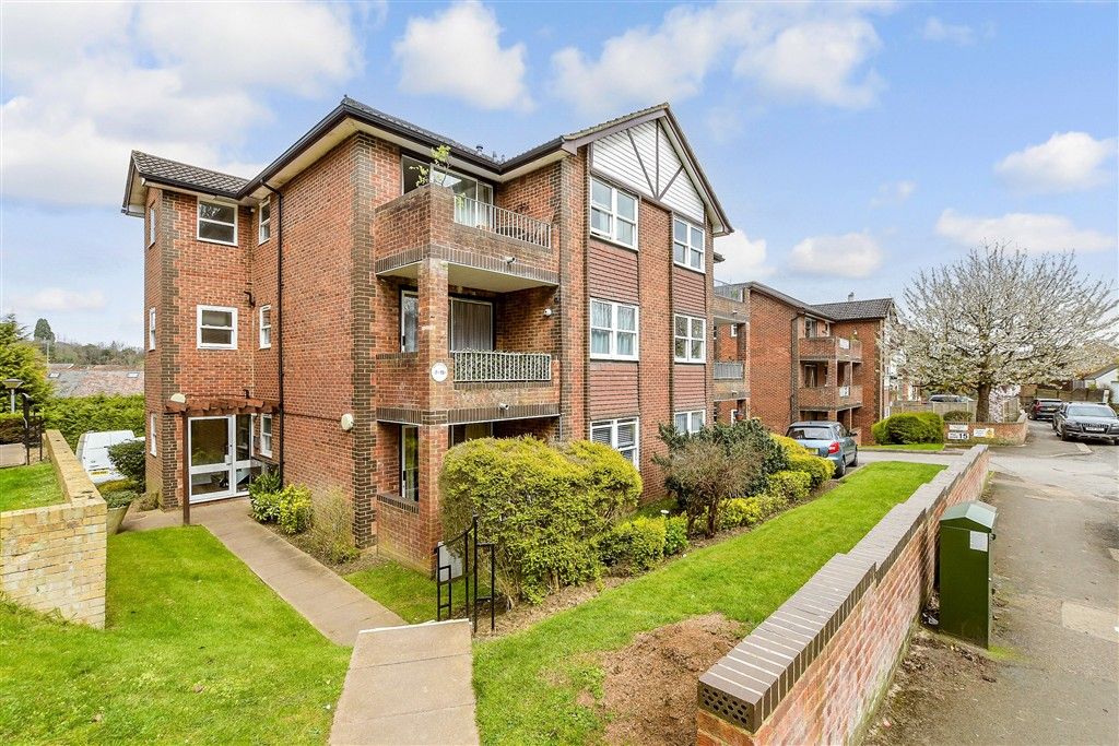 Property photo 1 of 17 External (Web)