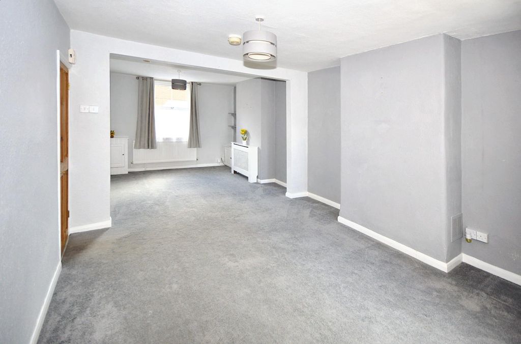 Property photo 2 of 16 Lounge/ Dining Room