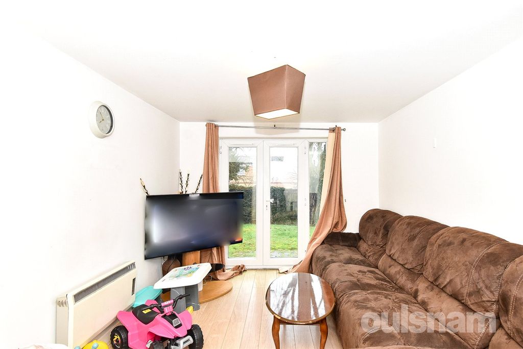 Property photo 2 of 11 Picture No. 12