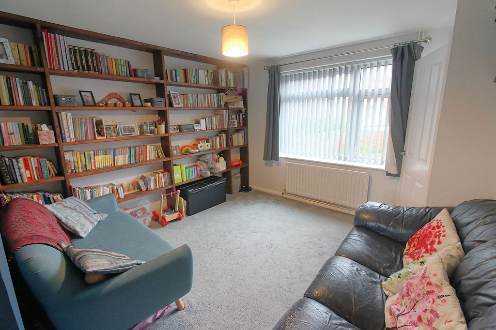 Property photo 2 of 17