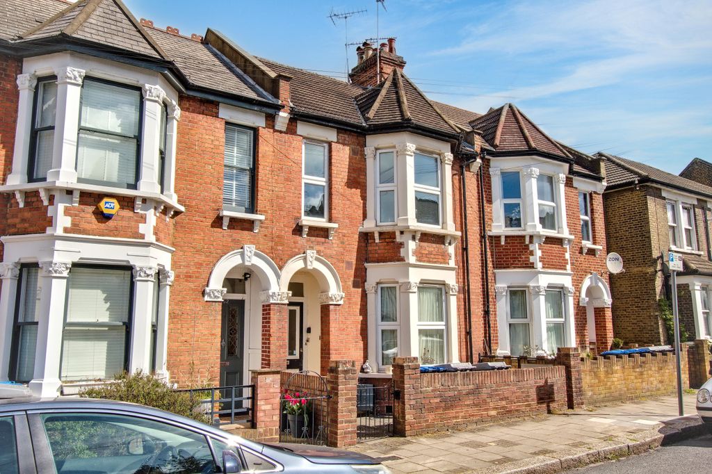 Property photo 2 of 10 Flat B, 150 Villiers Road, London Nw2 5Pu