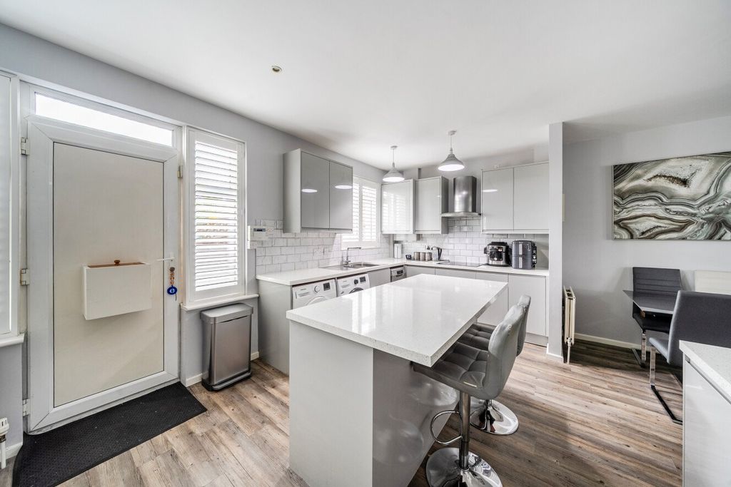 Property photo 2 of 16 Picture No. 10