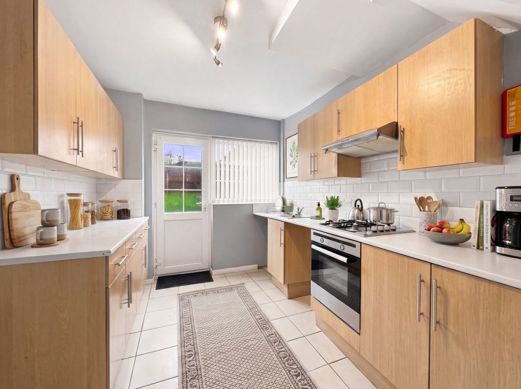 Property photo 2 of 28 4960444