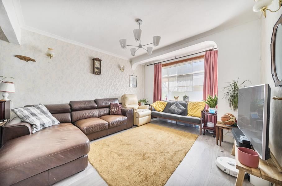 Property photo 2 of 21