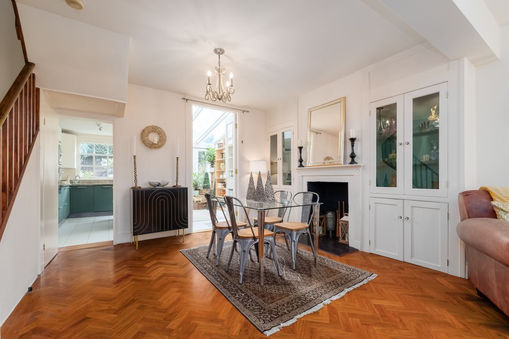 Property photo 2 of 23