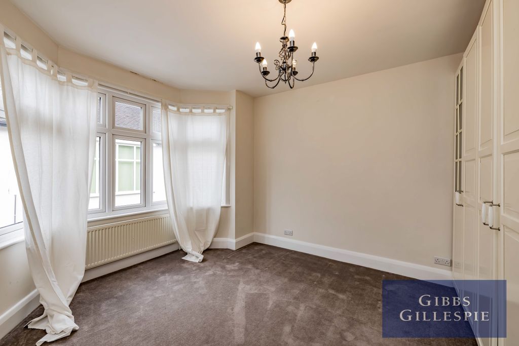 Property photo 3 of 10 6
