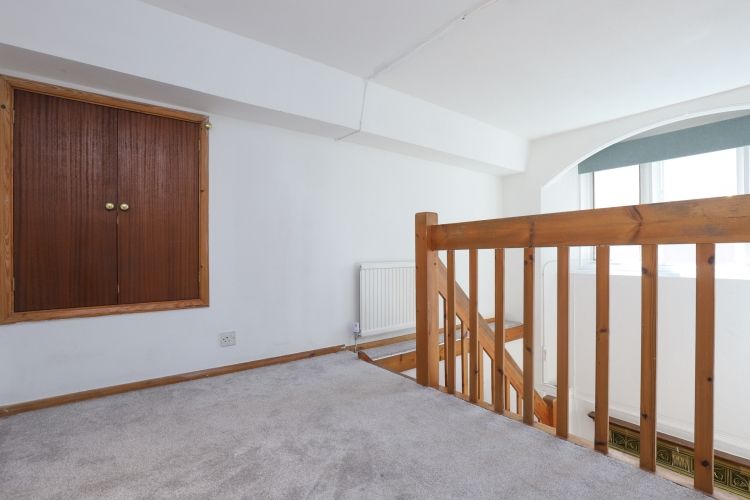 Property photo 2 of 8 231579