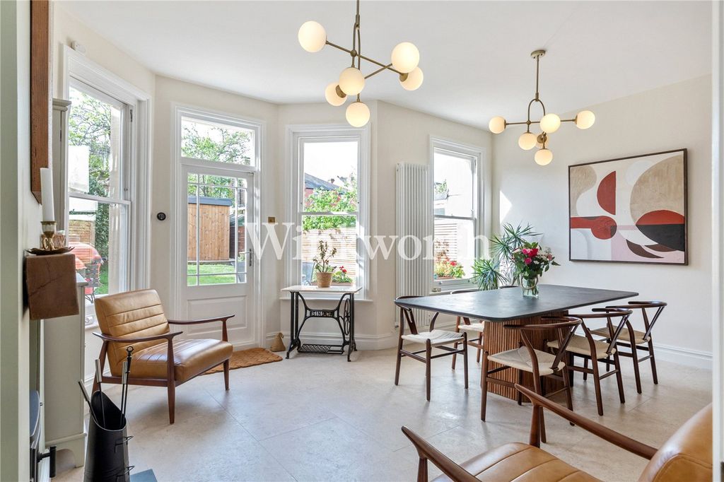 Property photo 1 of 26 Picture No. 13