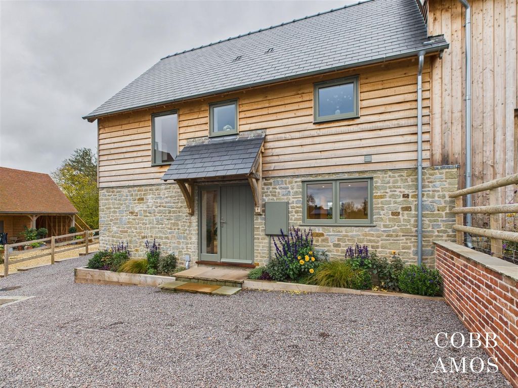 Property photo 1 of 31 Cam02803G0-Pr0240-Still038.Jpg