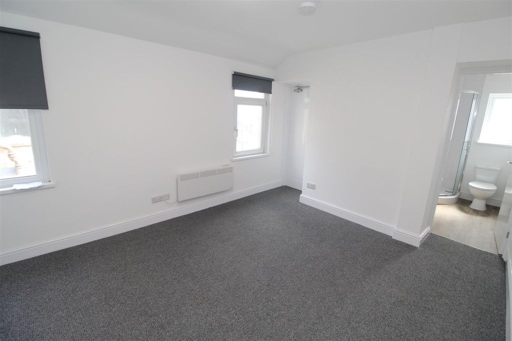 Property photo 3 of 6 Img_2904.Jpg