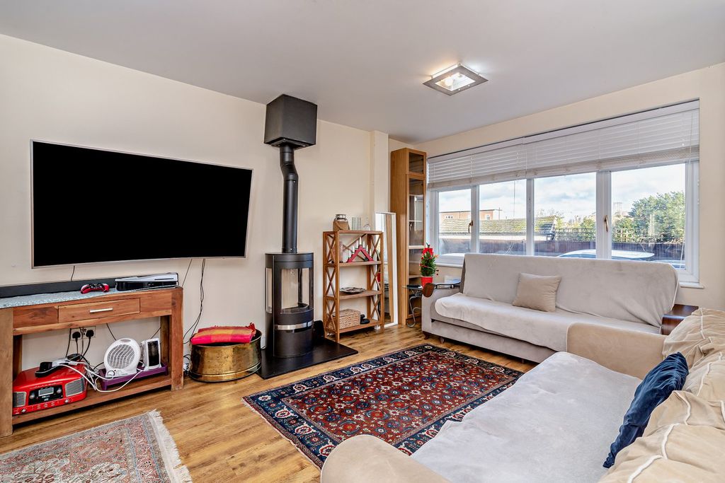 Property photo 2 of 39