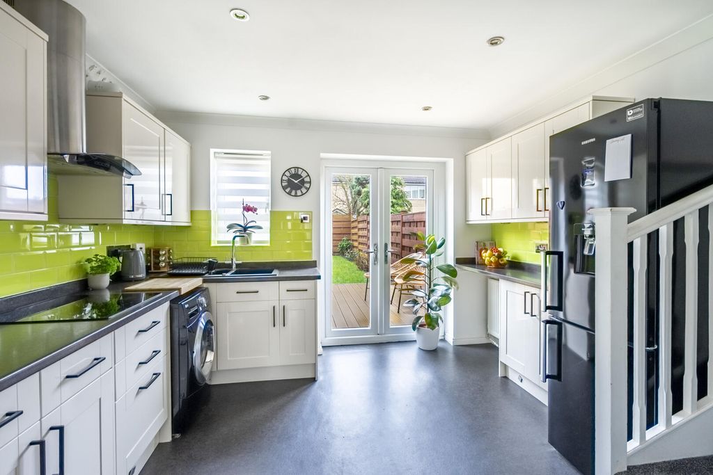 Property photo 2 of 17 Kitchen