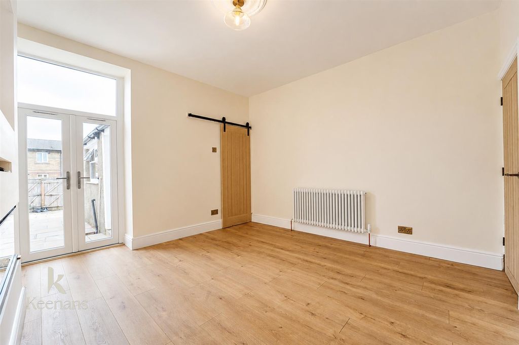 Property photo 3 of 18 .-140.Jpg