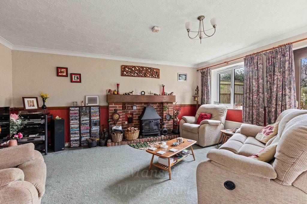 Property photo 2 of 24