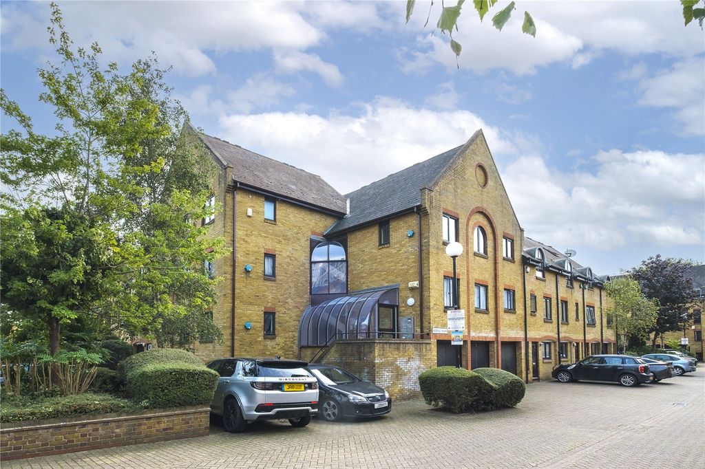 Property photo 1 of 8