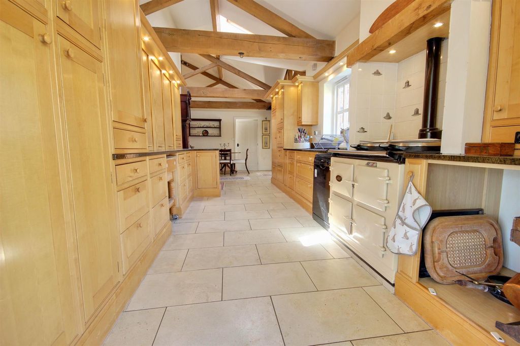 Property photo 2 of 24 Img_4005-Img_4007_Lzn.Jpg