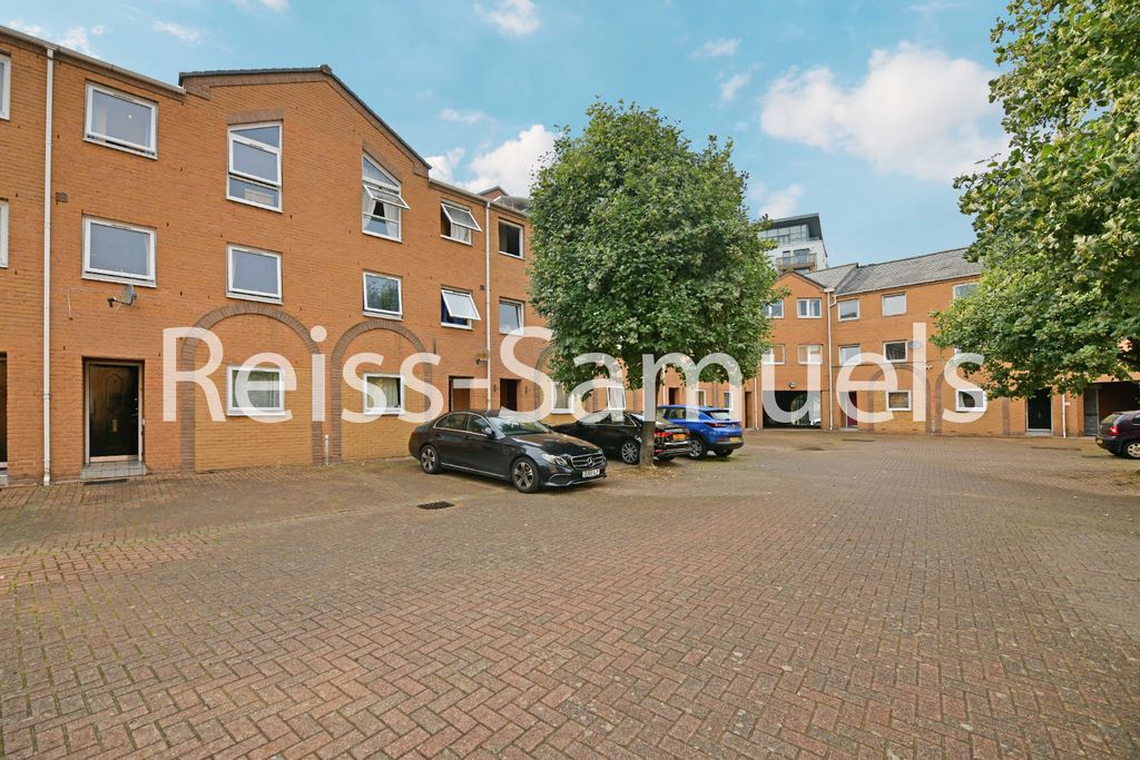 Property photo 2 of 59