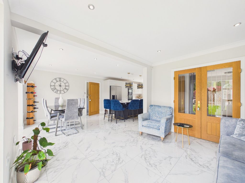 Property photo 3 of 28 5044183