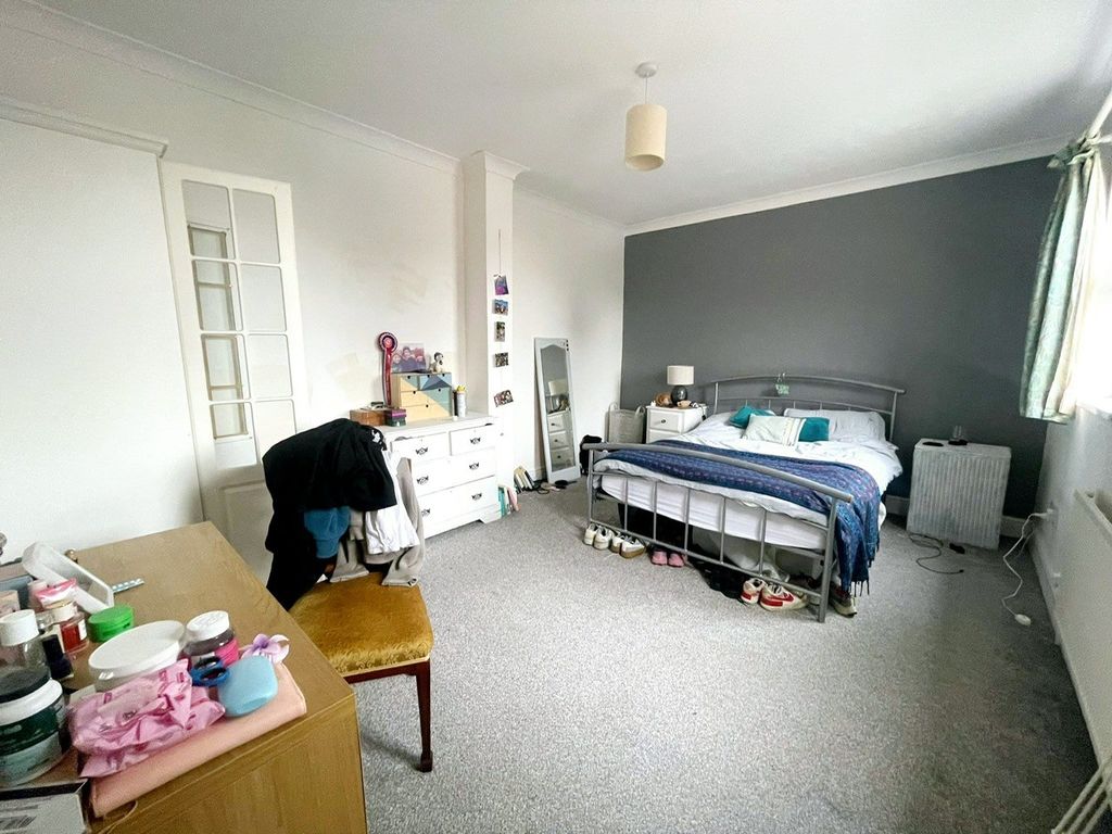 Property photo 3 of 7 Image