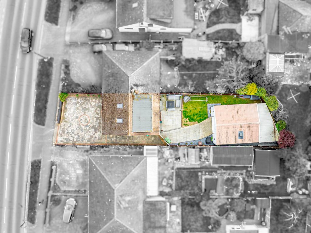 Property photo 2 of 33