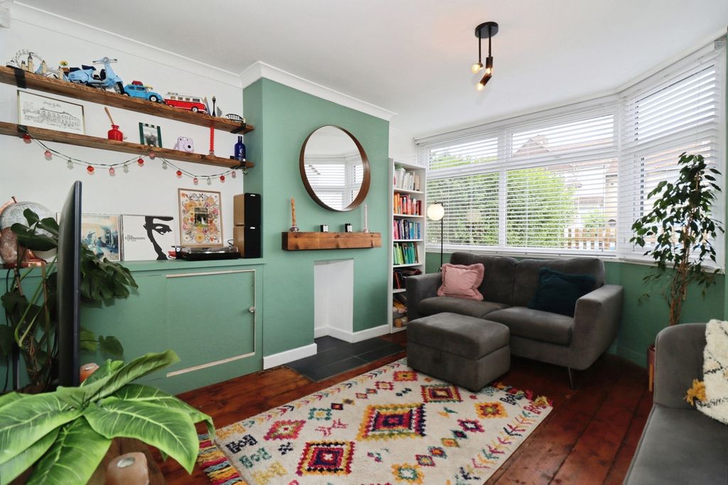 Property photo 3 of 19 Pbox-Img.Jpg