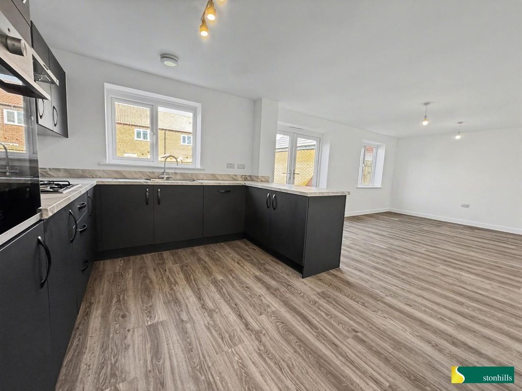 Property photo 3 of 13 25.Jpg