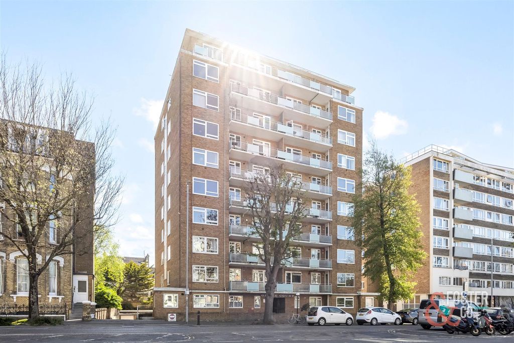 Property photo 1 of 18 37-39 The Drive, Grove Court, Flat 36-017.Jpg