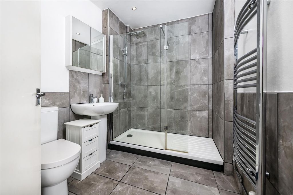 Property photo 3 of 9 Highres2450564.Jpg