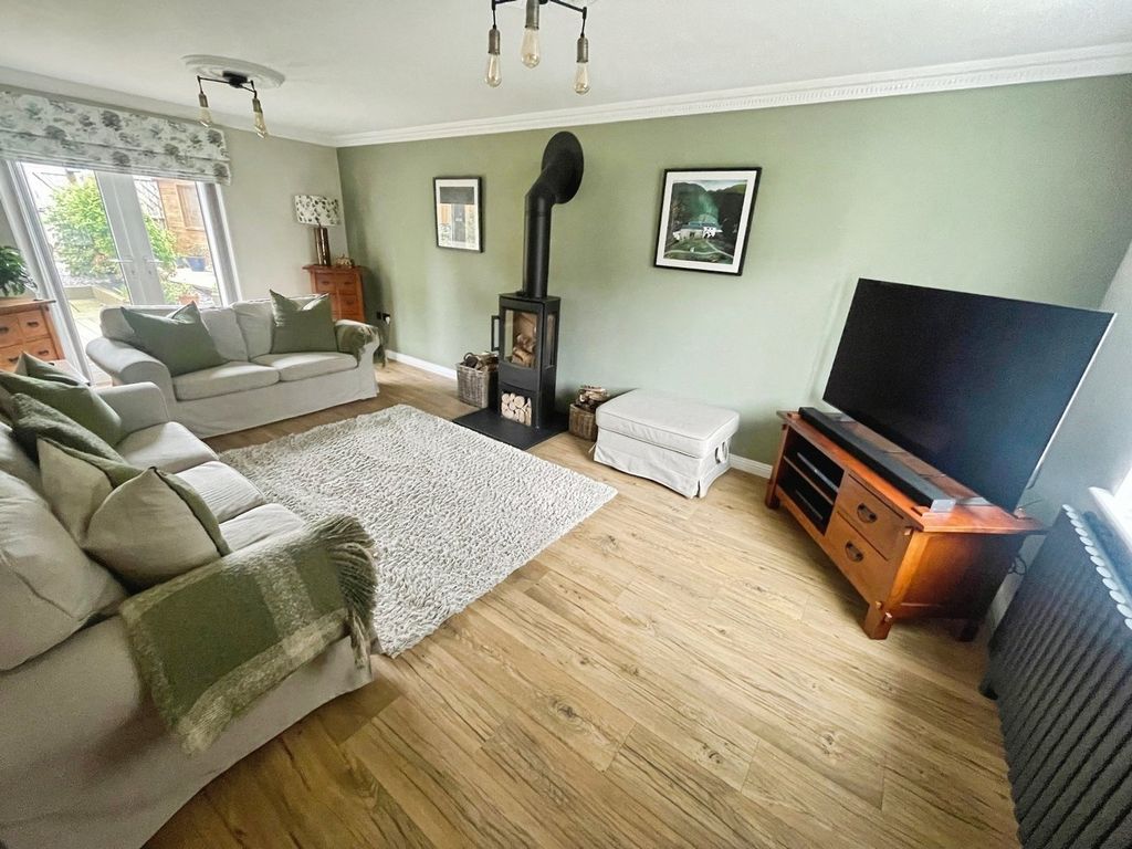 Property photo 2 of 36