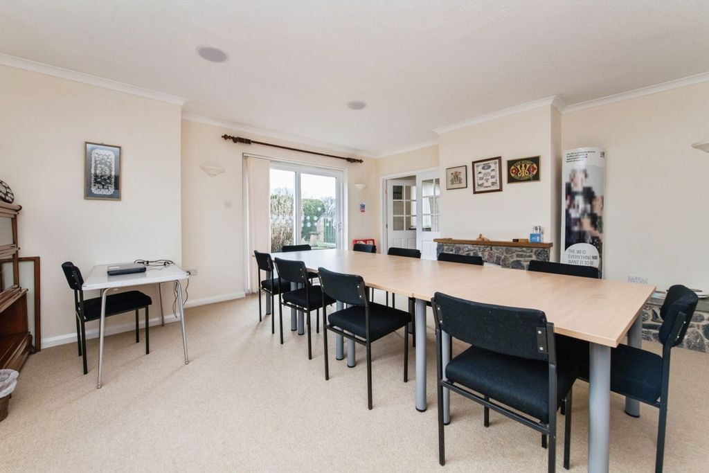 Property photo 3 of 15 Pbox-Img.Jpg