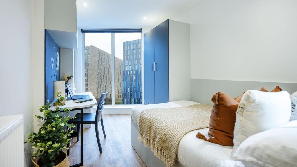 Property photo 1 of 30