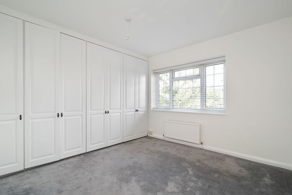 Property photo 1 of 3 Bedroom